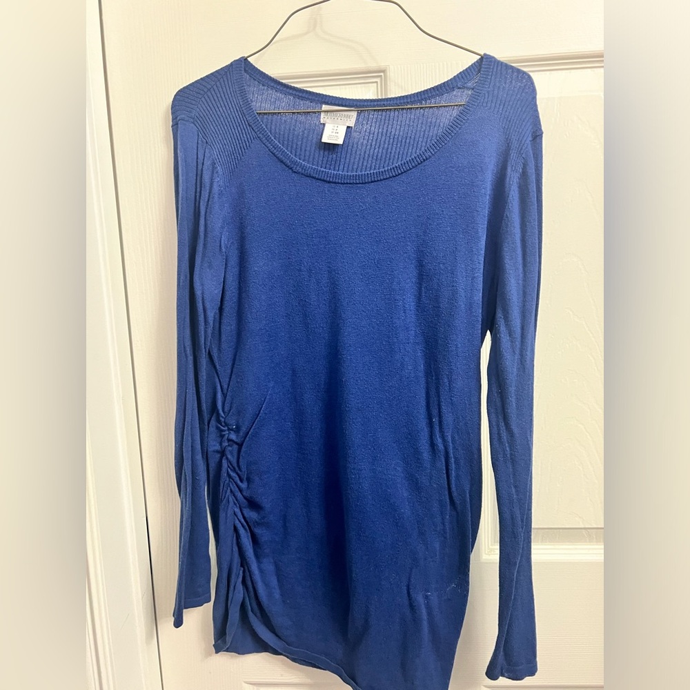 Motherhood Maternity Size: S. Blue long sleeve, Stretchy
